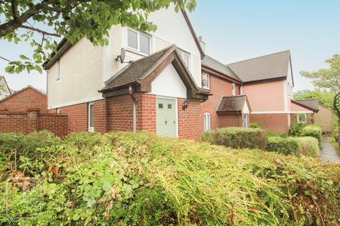 3 bedroom semi-detached house to rent, Peppercorn Close, Colchester, Essex, CO4