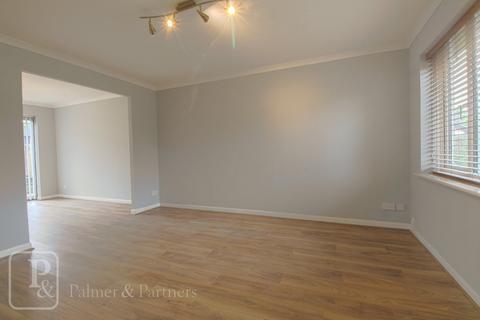 3 bedroom semi-detached house to rent, Peppercorn Close, Colchester, Essex, CO4