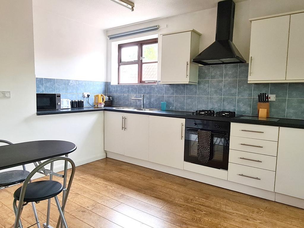 Rowley Road, Glastonbury, BA6 3 bed link detached house £299,950