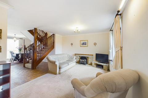 3 Allcard Close, Horsham, RH12 5AJ