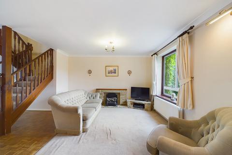 3 Allcard Close, Horsham, RH12 5AJ