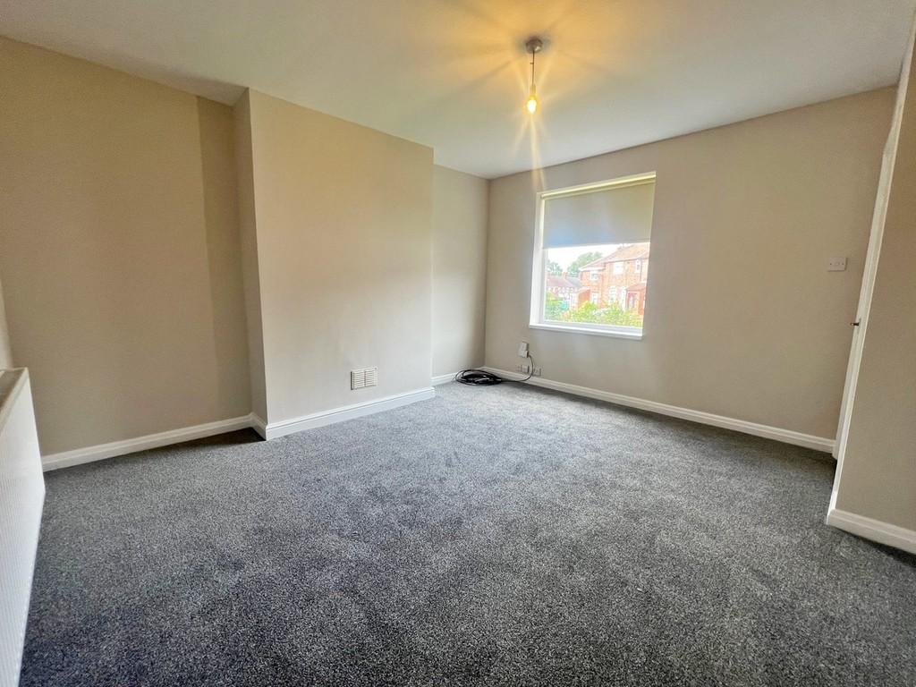 Roscoe Crescent, Weston Point, Runcorn 2 bed semidetached house £750