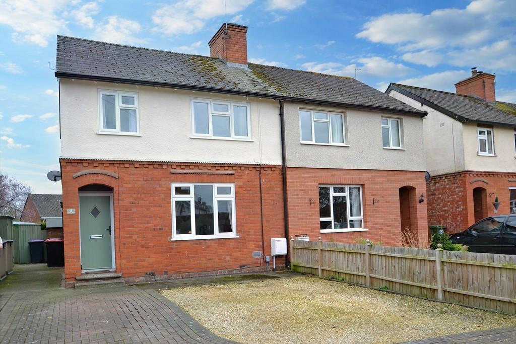 Meadow Road, Newport 3 bed semidetached house for sale £215,000