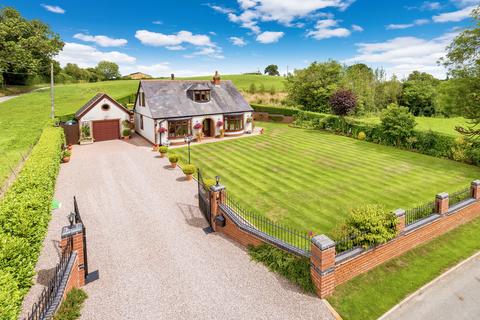 4 bedroom detached bungalow for sale, Old Coach Road, Nomans Heath