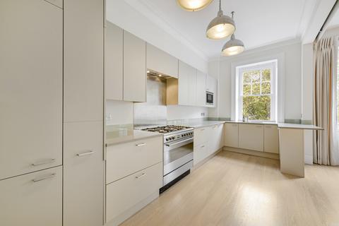 3 bedroom flat to rent, Cadogan Square, London