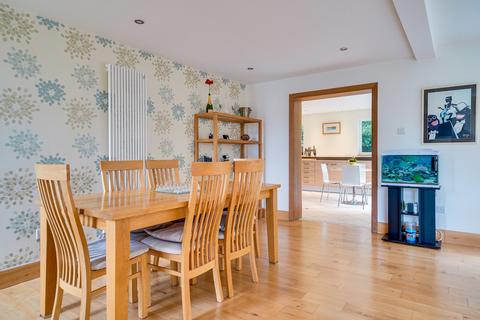 4 bedroom detached house for sale - Hollies Close, Royston