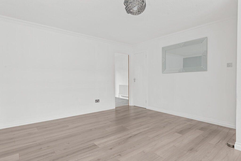 McVean Place, Longcroft, FK4 3 bed terraced house for sale £140,000