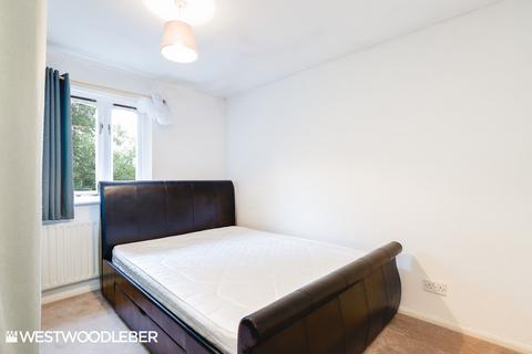 1 bedroom maisonette to rent, Haward Road, Hoddesdon EN11
