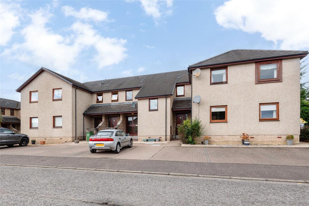 21 Knockard Avenue, Pitlochry, PH16 2 bed flat £750 pcm (£173 pw)