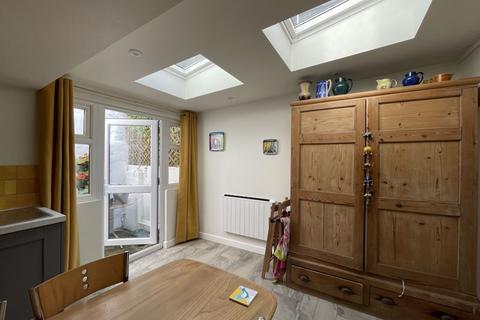 22 Pauls Row, Truro, TR1 1HH