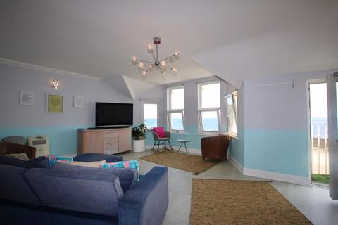 3 bedroom apartment for sale, Flat 6, 24 Palace Terrace, Queens Promenade, Douglas