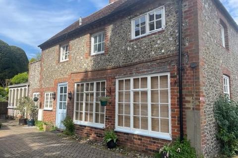 2 bedroom character property to rent, High Street, Steyning