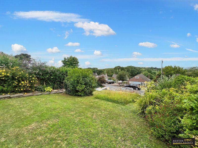WEYVIEW CRESCENT, UPWEY, WEYMOUTH, DORSET 3 bed detached bungalow for