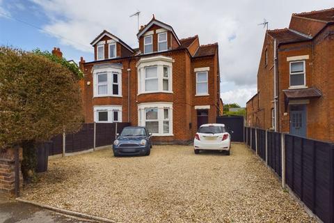 121 Stroud Road, Gloucester, GL1 5AH