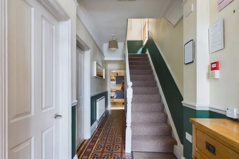 121 Stroud Road, Gloucester, GL1 5AH