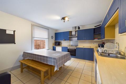 121 Stroud Road, Gloucester, GL1 5AH