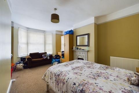 121 Stroud Road, Gloucester, GL1 5AH