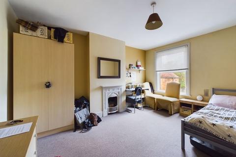121 Stroud Road, Gloucester, GL1 5AH