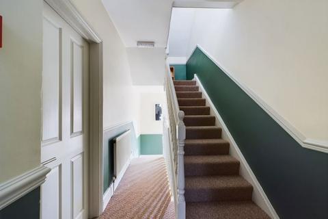 121 Stroud Road, Gloucester, GL1 5AH