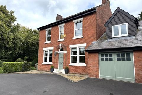 5 bedroom detached house for sale, School Lane, Preston PR4