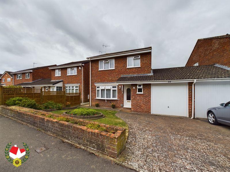 Bittern Avenue, Abbeydale, Gloucester 3 bed detached house for sale £