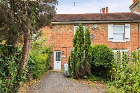2 bedroom terraced house for sale, London Road, Burgess Hill, West Sussex, RH15 9QJ
