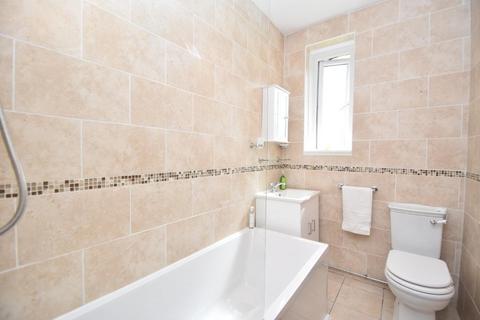 2 Baldwin Avenue, Glasgow, G13 2EE