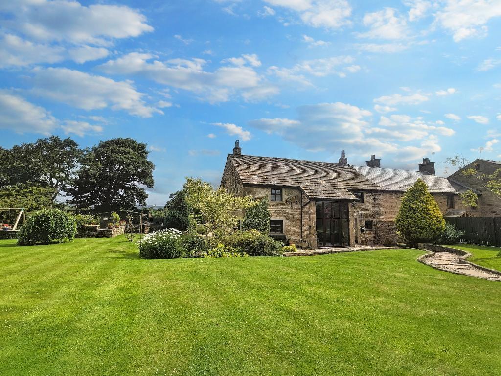 Moorhouse Barn, Woods Brow, Balderstone, BLACKBURN, BB2 7LG 4 bed barn