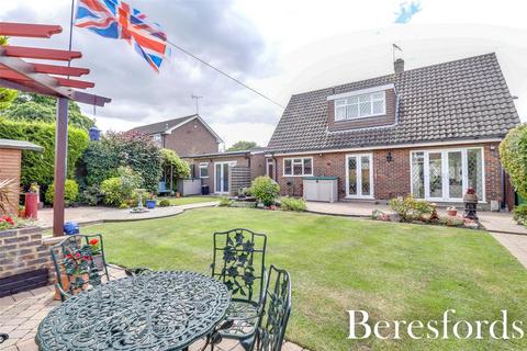 4 bedroom detached house for sale, Meadsway, Great Warley, CM13