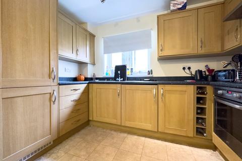 2 bedroom apartment to rent, Woodford Way, Witney, Oxfordshire, OX28