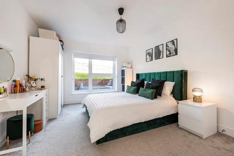 Flat 1, Well Court, 25 Adit Road, Erith, DA8 1FS