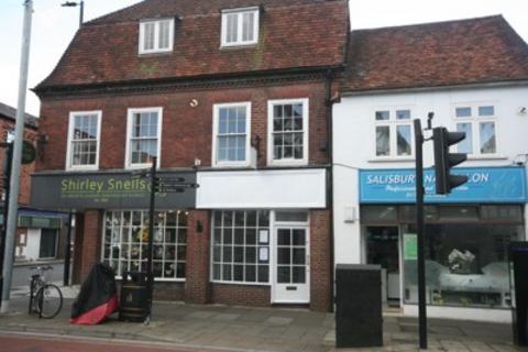 Shop to rent, Milford Street, Salisbury, SP1 2AJ