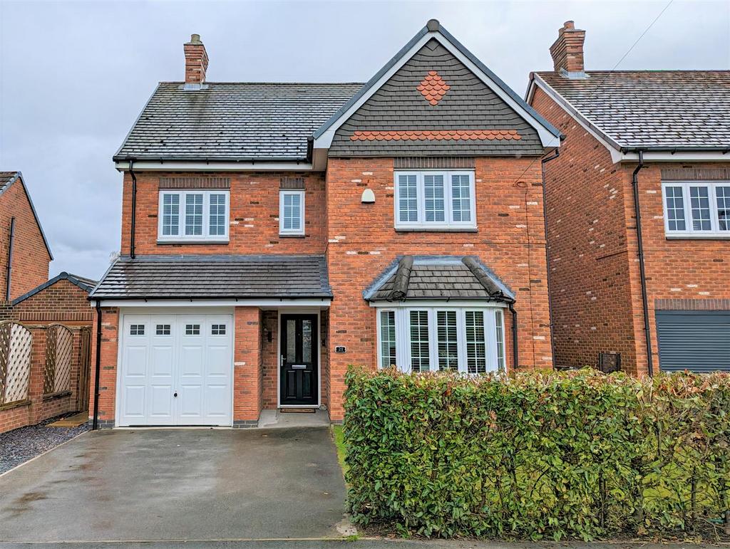 Hand Lane, Leigh 5 bed detached house for sale £480,000