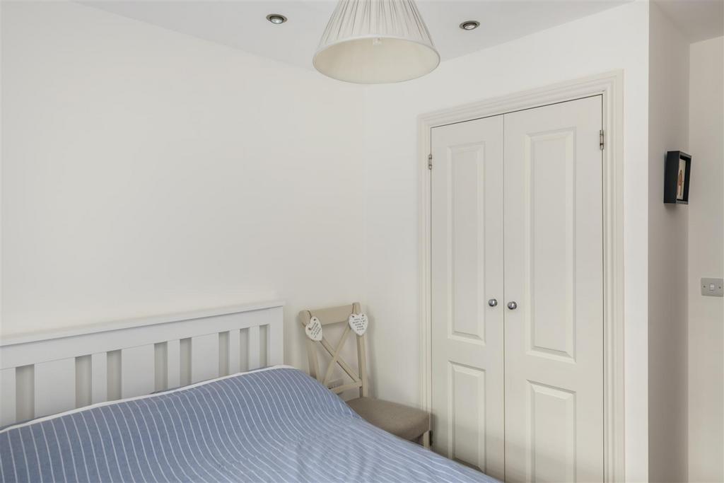 2 Pilgrim Mews internals6 3.jpg