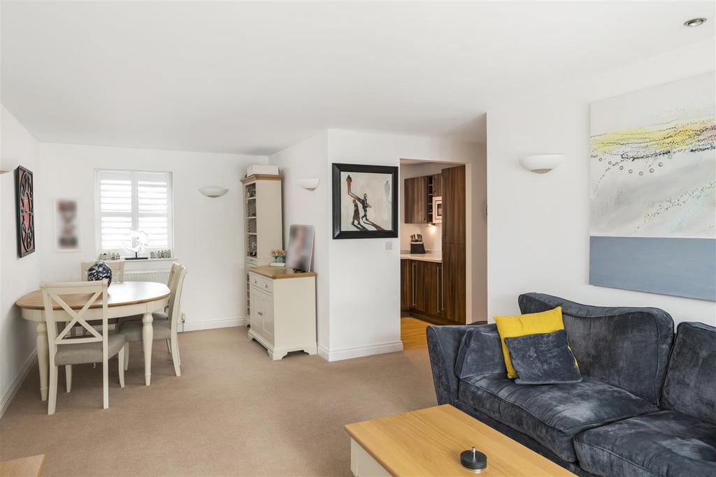 2 Pilgrim Mews internals10 3.jpg