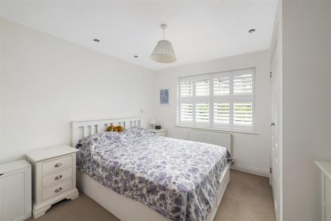 2 Pilgrim Mews, Reigate, RH2 8AH