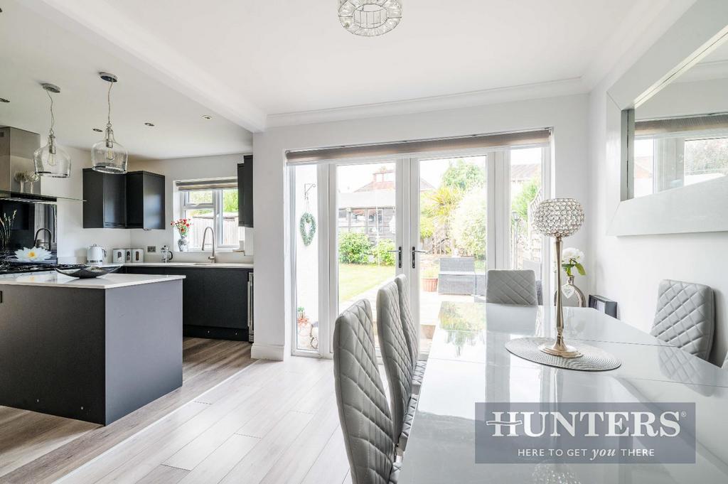 Clarkes Avenue, Worcester Park 4 bed detached bungalow for sale £630,000