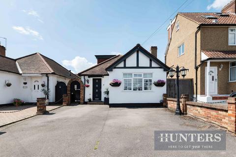 83 Clarkes Avenue, Worcester Park, KT4 8QA