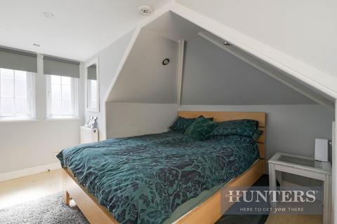 83 Clarkes Avenue, Worcester Park, KT4 8QA