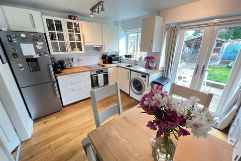 1, Grays Court Firmstone Street, Wollaston, Stourbridge, DY8 4NT