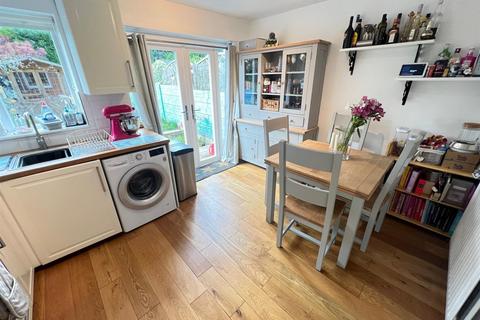 1, Grays Court Firmstone Street, Wollaston, Stourbridge, DY8 4NT