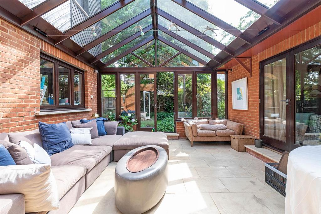 1 Egliston Lawns Con.jpg