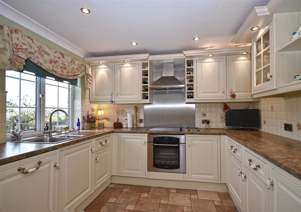 The Stable, 46 Ludlow Road, Bridgnorth 3 bed detached house for sale