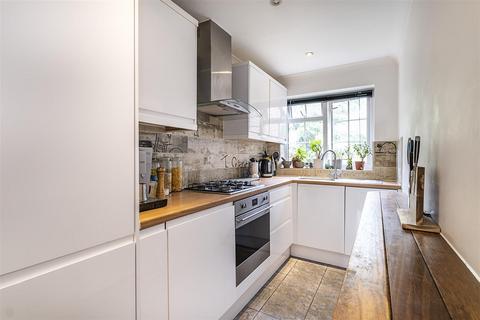 22 Stevens Close, Epsom, KT17 4RG