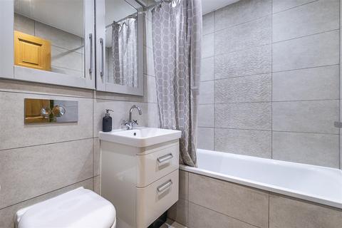 22 Stevens Close, Epsom, KT17 4RG