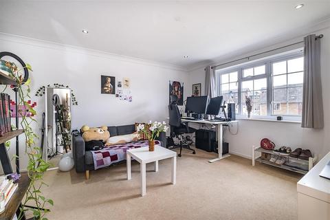 22 Stevens Close, Epsom, KT17 4RG