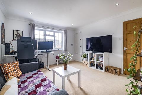 22 Stevens Close, Epsom, KT17 4RG