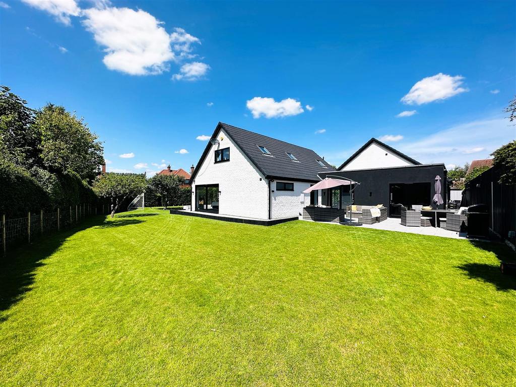 Broad Lane, Cawood, Selby 5 bed detached house for sale £700,000