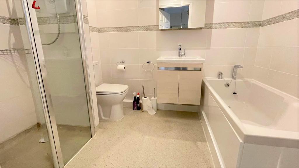 4 piece bathroom