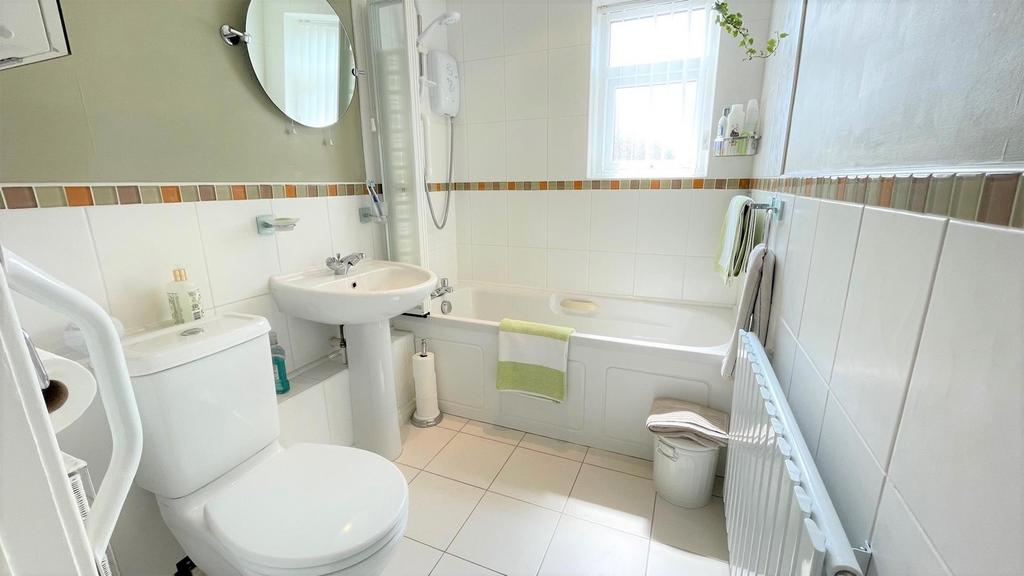 Ground floor 3 piece bathroom